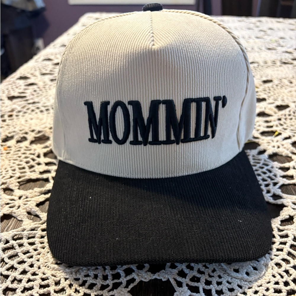 Mommin hat